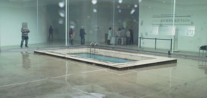 プール上から-金沢21世紀美術館